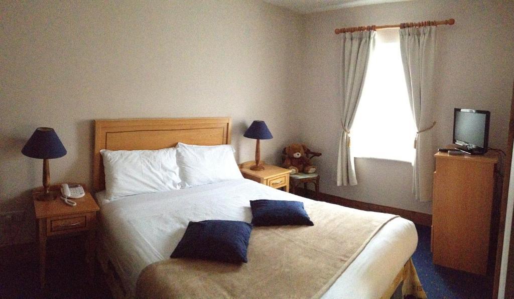 Virginia'S Guesthouse Кенмеър Стая снимка