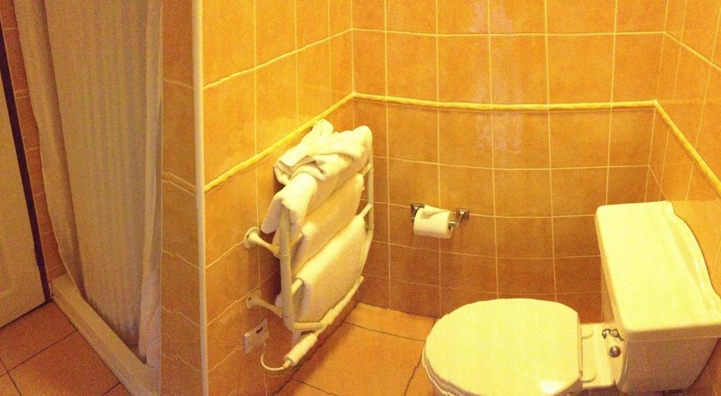 Virginia'S Guesthouse Кенмеър Стая снимка
