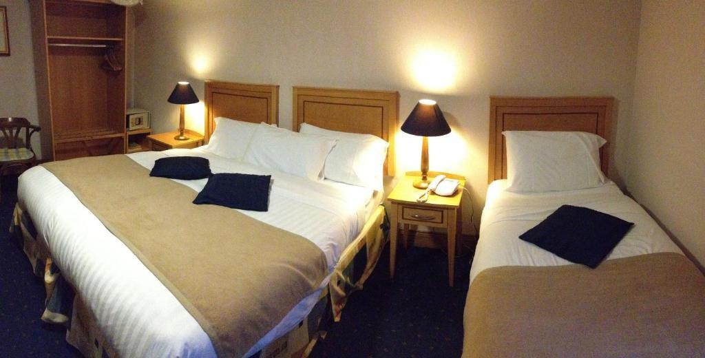 Virginia'S Guesthouse Кенмеър Стая снимка