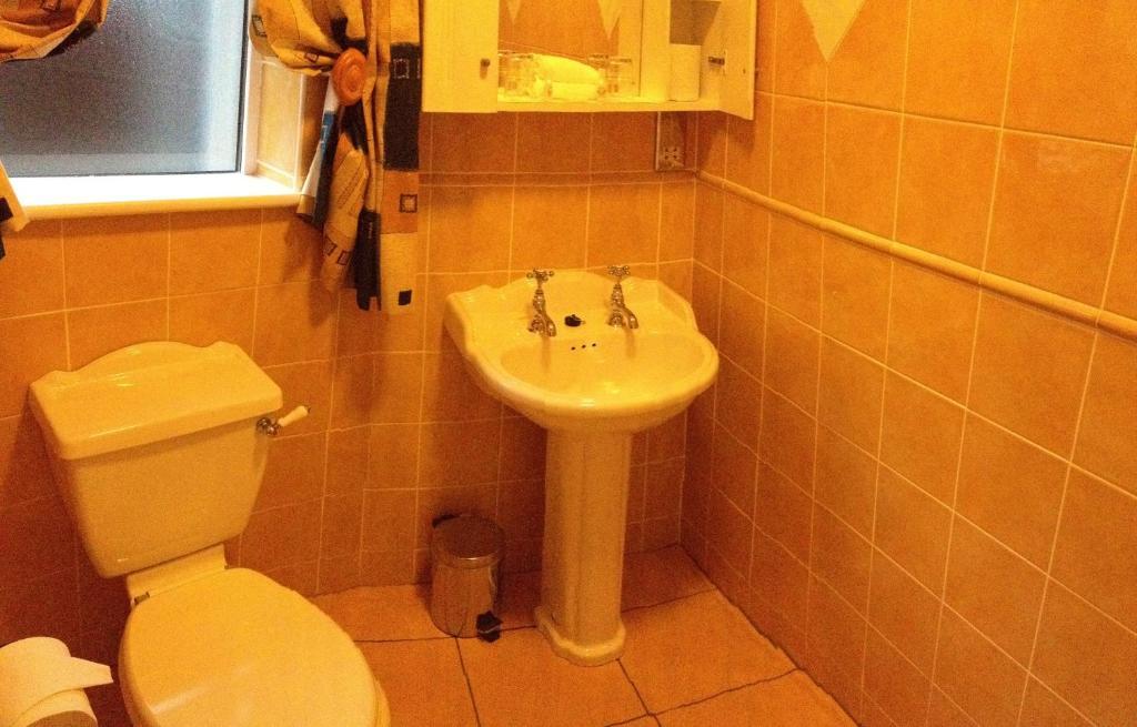 Virginia'S Guesthouse Кенмеър Стая снимка
