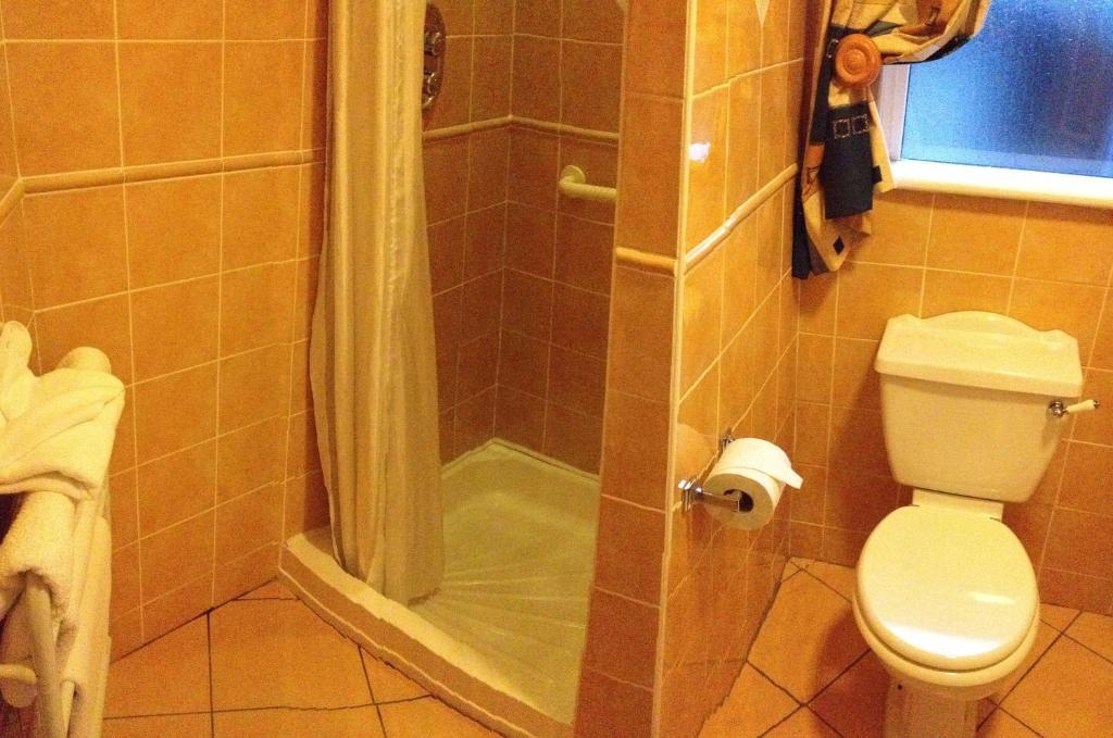 Virginia'S Guesthouse Кенмеър Стая снимка